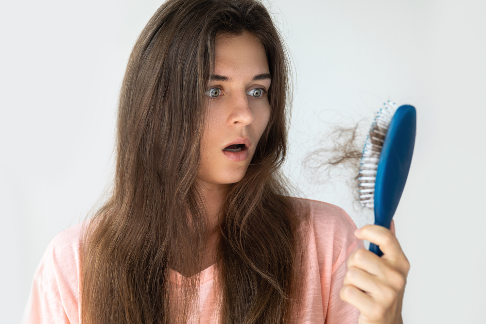 Почему выпадают волосы и как этого избежать