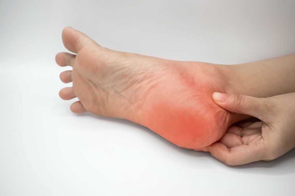 Боль в ступнях ног: причины и лечения