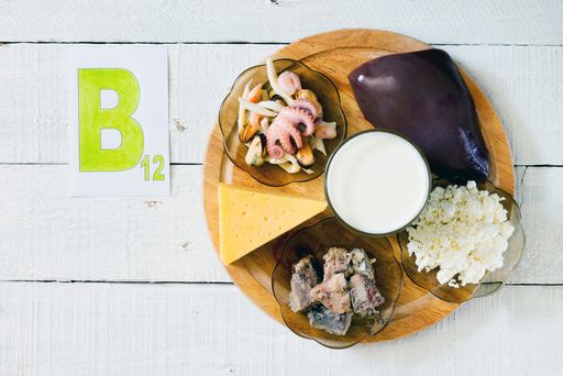 Для чего нужен витамин B12?