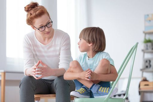 Нервный тик у ребенка: причины и особенности