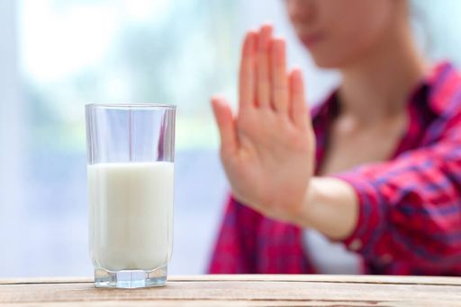 Как проявляется аллергия на коровье молоко
